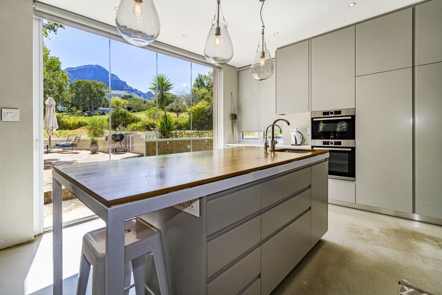 5 Bedroom Property for Sale in Erinvale Golf Estate Western Cape
